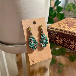 Emerald green crystal and Silver Earrings
